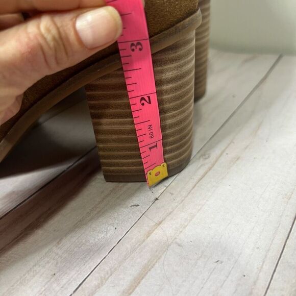 Lucky Brand Jicole Brown Suede Slip On Heeled Boots New Condition Size 8.5 - Picture 4 of 9